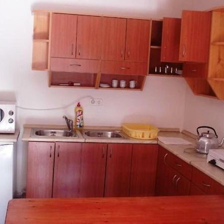 Petra Apartmanok Velem Esterno foto