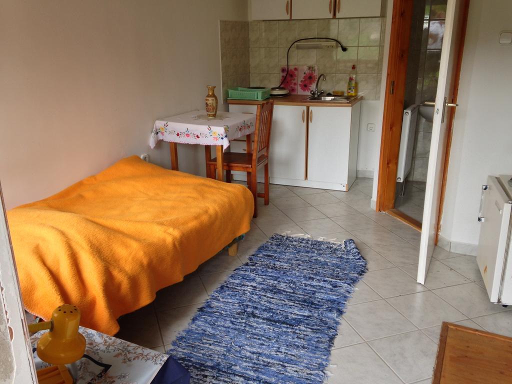 Petra Apartmanok Velem Camera foto