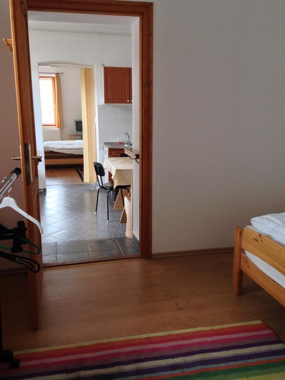 Petra Apartmanok Velem Camera foto