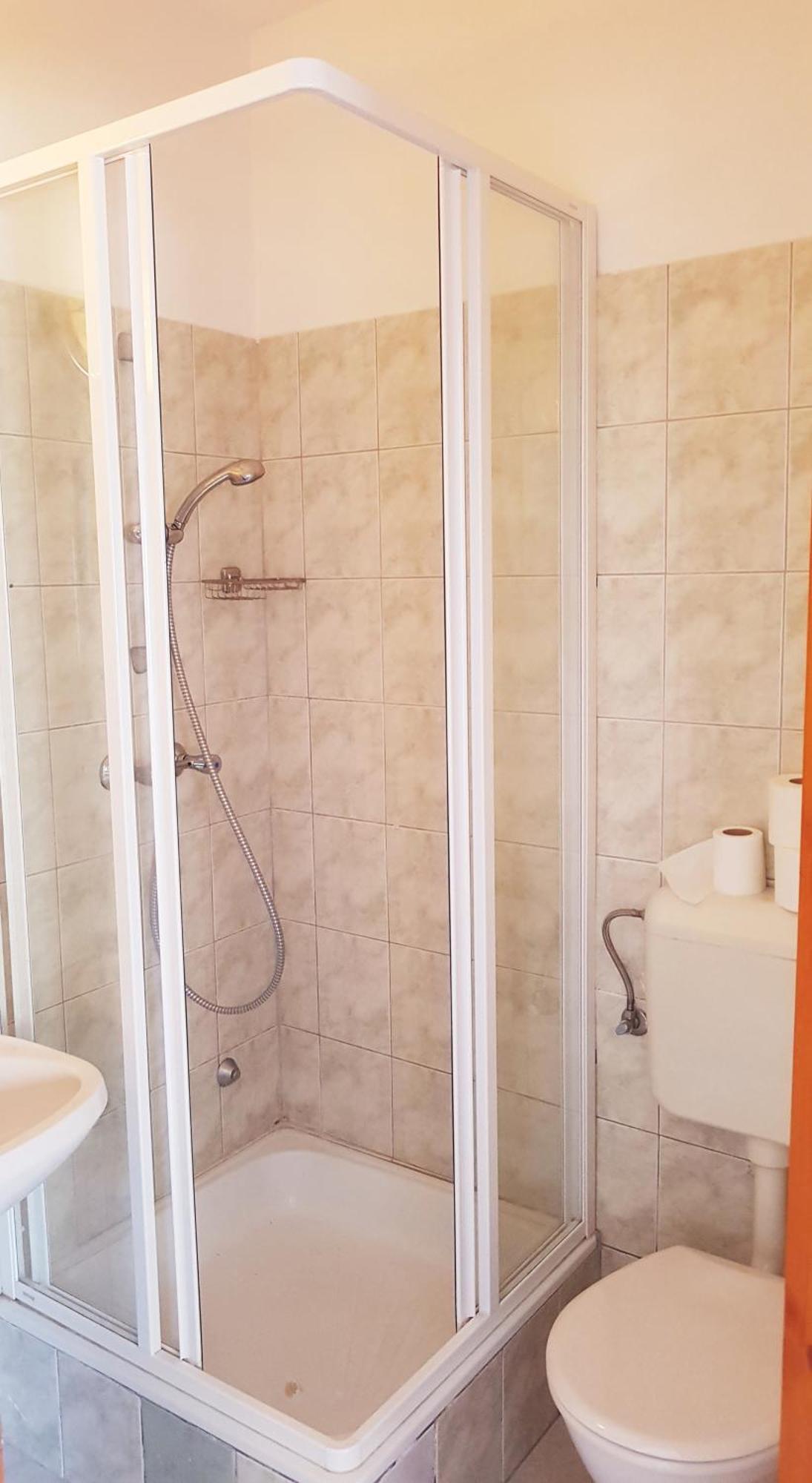 Petra Apartmanok Velem Esterno foto